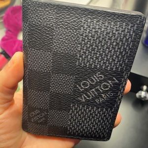 Men’s Louis Vuitton pocket organizer